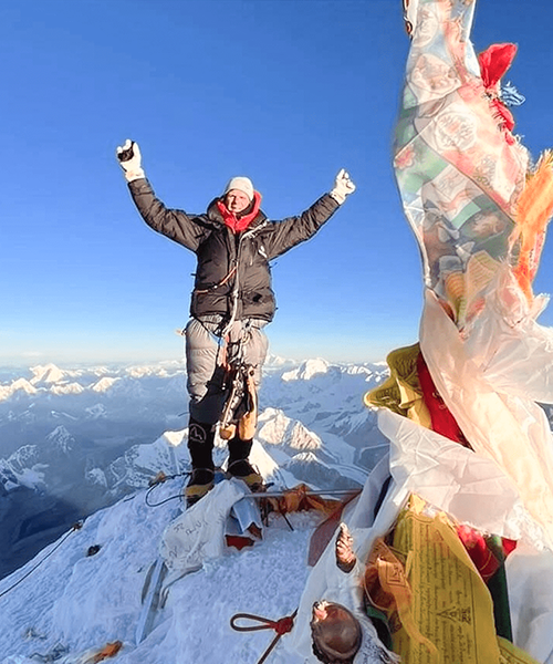 Yorick Vion au sommet de l'Everest en 2022 © Yorick Vion