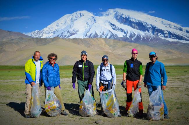 Ramassage déchets expédition Mustagh Ata Chine 7546 mètres